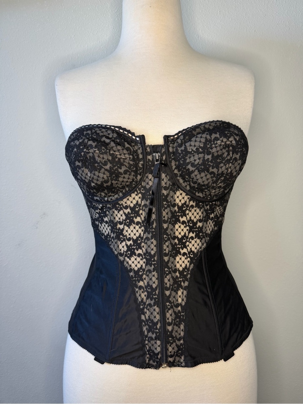 Vintage 90s Adonna JCPenney Black Lace Corset Bustier Strapless Zip Front 38C